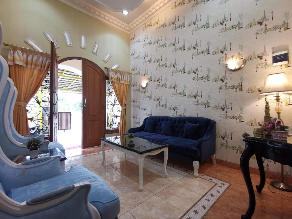 Nariska Suite Homestay Джок'якарта Екстер'єр фото